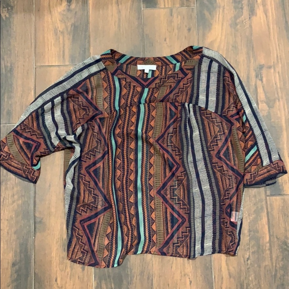 Glam size small flowy blouse